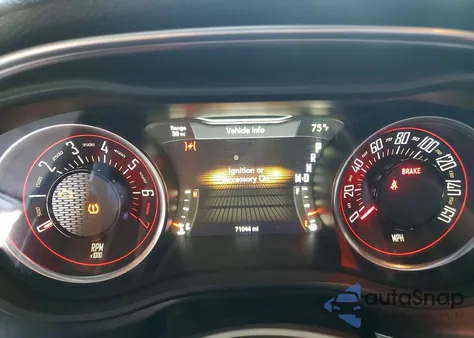 2016 Dodge Challenger Sxt z USA, uszkodzony, nr VIN 2C3CDZAG8GH226007